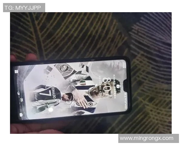 足球明星们的手机壳选择揭秘时尚与个性并存的潮流趋势